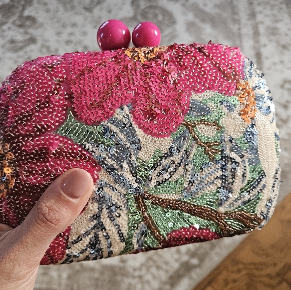 Nwt clutch - Picture 4 of 5